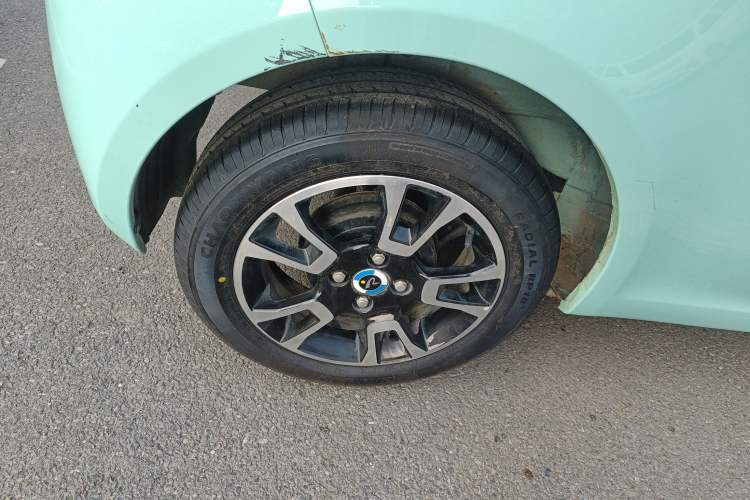 Used Brilliance Xinri i03 2021 318 km 31.45 kWh Right Rear Wheel Hub
