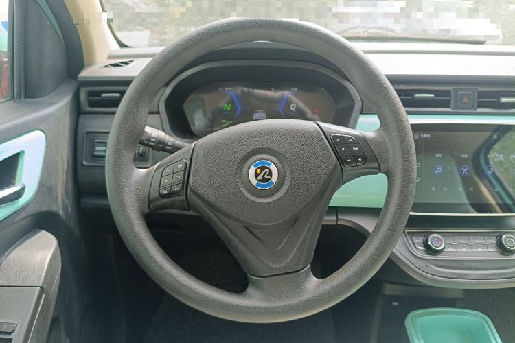 Used Brilliance Xinri i03 2021 318 km 31.45 kWh Steering Wheel