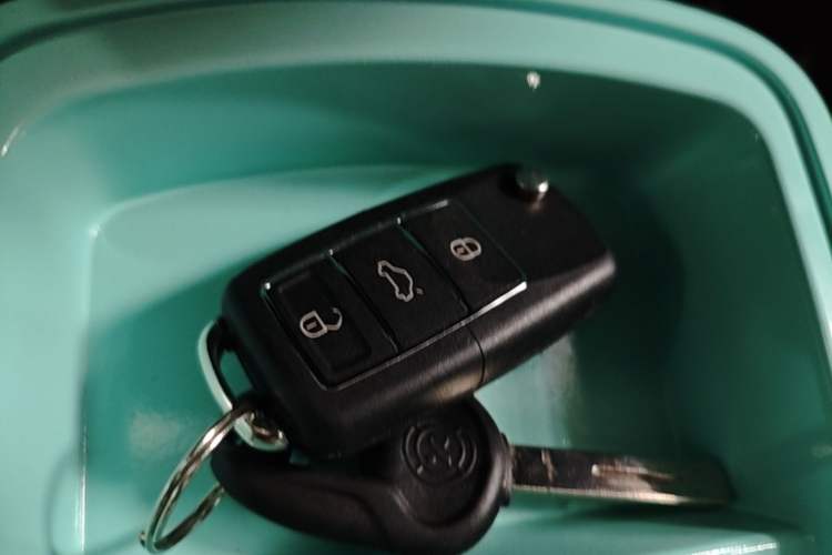 Used Brilliance Xinri i03 2021 318 km 31.45 kWh Vehicle Key