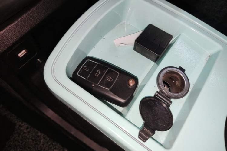 Used Brilliance Xinri i03 2021 318 km 31.45 kWh Vehicle Key