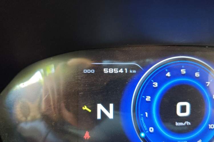 Used Brilliance Xinri i03 2021 410 km 38.54 kWh Odometer Close Up
