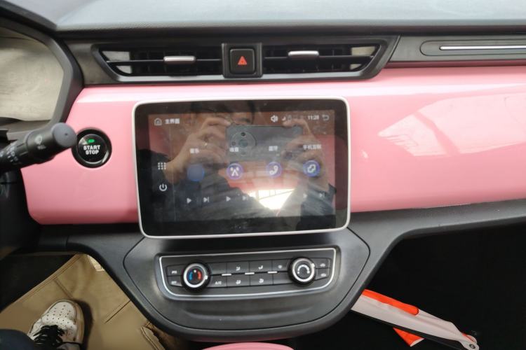 Used Brilliance Xinri i03 2021 318 km 31.45 kWh Audio And AC Panel