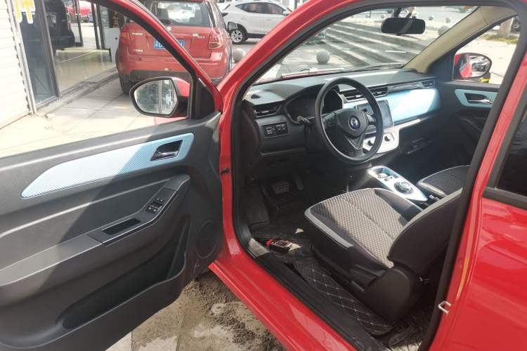 Used Brilliance Xinri i03 2021 410 km 38.54 kWh Driver Seat