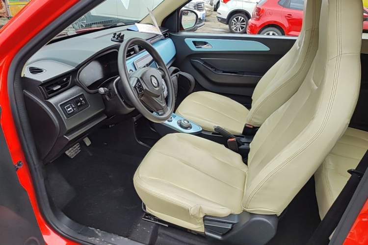 Used Brilliance Xinri i03 2021 410 km 38.54 kWh Driver Seat