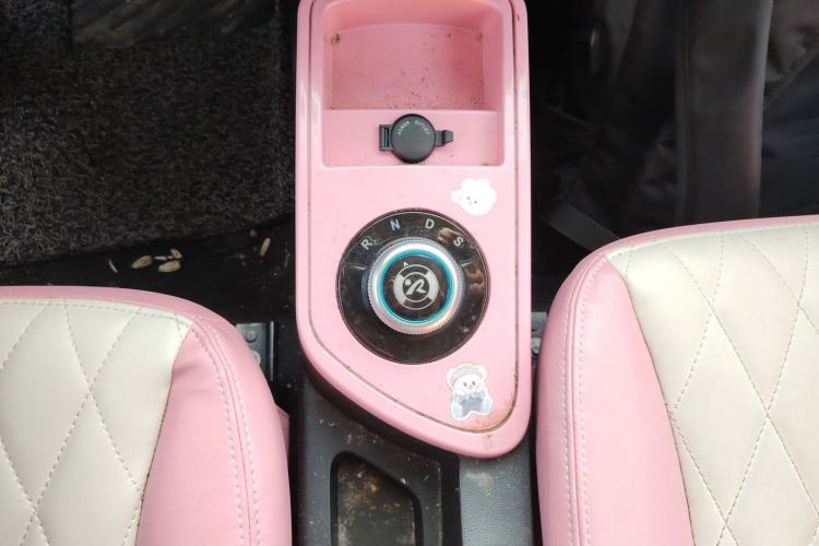 Used Brilliance Xinri i03 2021 318 km 31.45 kWh Gear Lever