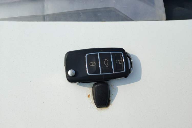 Used Brilliance Xinri i03 2021 318 km 31.45 kWh Interior 1