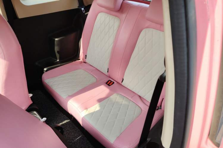 Used Brilliance Xinri i03 2021 318 km 31.45 kWh Interior 3