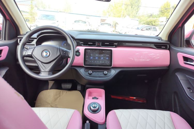 Used Brilliance Xinri i03 2021 318 km 31.45 kWh Interior 4