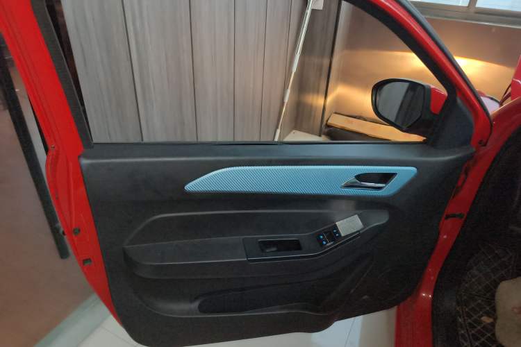Used Brilliance Xinri i03 2021 410 km 38.54 kWh Left Front Door Interior