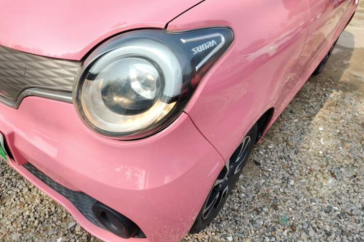 Used Brilliance Xinri i03 2021 318 km 31.45 kWh Left Front Headlight