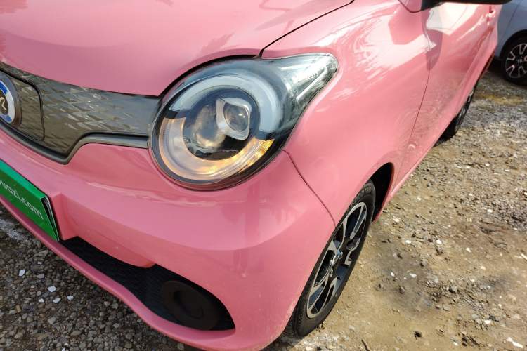 Used Brilliance Xinri i03 2021 318 km 31.45 kWh Left Front Headlight