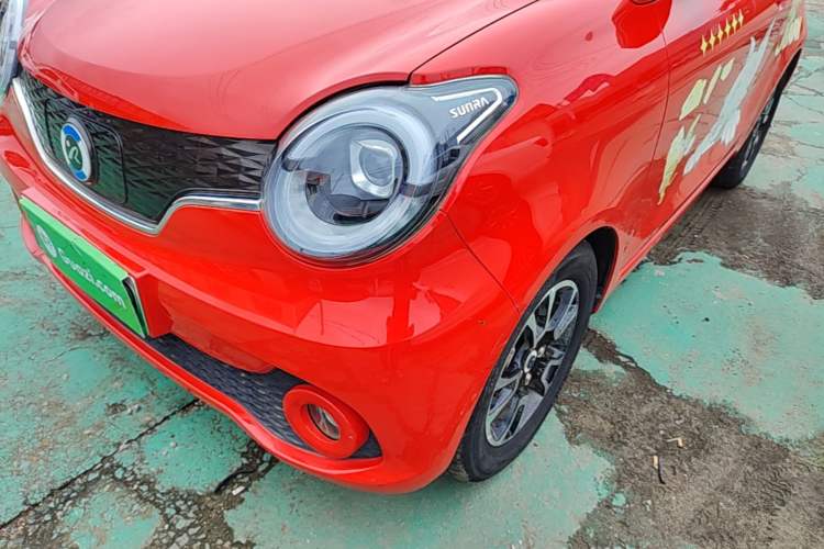 Used Brilliance Xinri i03 2021 410 km 38.54 kWh Left Front Headlight