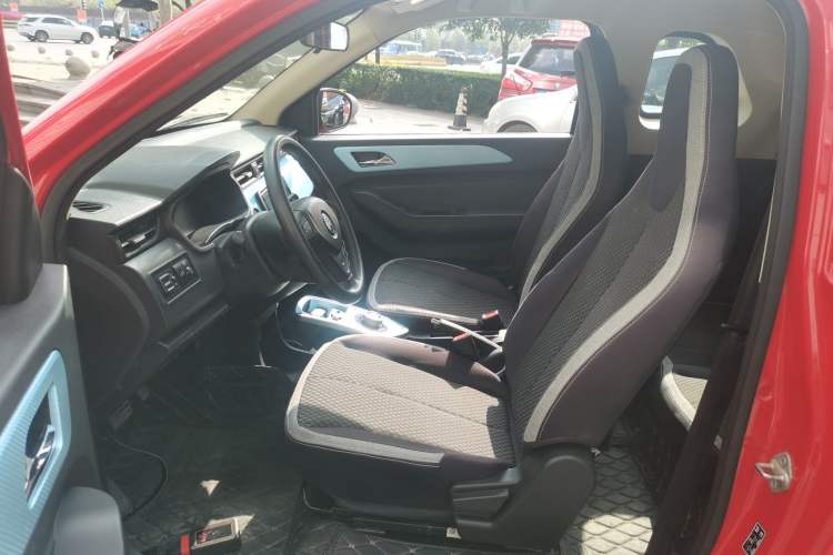 Used Brilliance Xinri i03 2021 410 km 38.54 kWh Left Front Seat