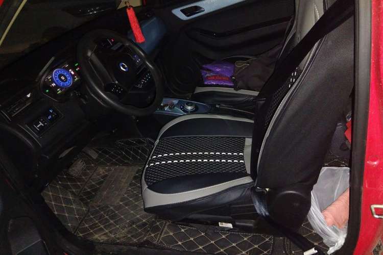 Used Brilliance Xinri i03 2021 410 km 38.54 kWh Left Front Seat