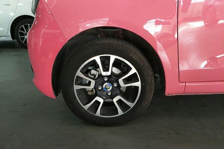 Used Brilliance Xinri i03 2021 318 km 31.45 kWh Left Front Wheel Hub