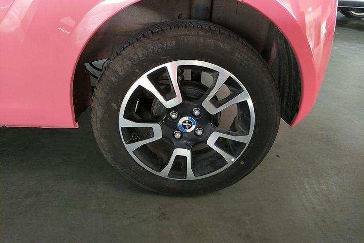 Used Brilliance Xinri i03 2021 318 km 31.45 kWh Left Rear Wheel Hub