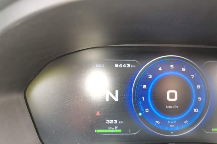 Used Brilliance Xinri i03 2021 410 km 38.54 kWh Odometer Close Up