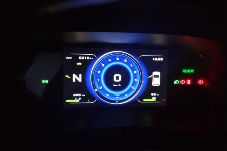 Used Brilliance Xinri i03 2021 410 km 38.54 kWh Odometer Close Up