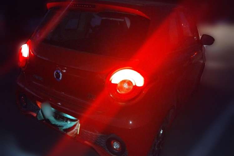 Used Brilliance Xinri i03 2021 410 km 38.54 kWh Rear Right 45 Deg