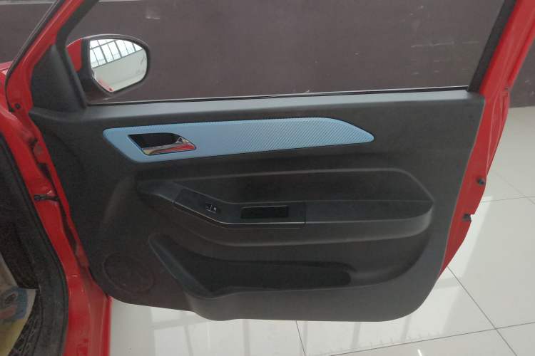 Used Brilliance Xinri i03 2021 410 km 38.54 kWh Right Front Door Interior