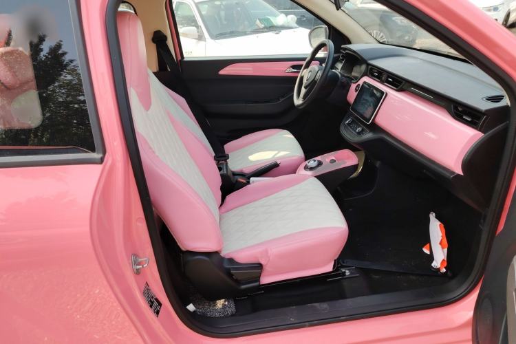 Used Brilliance Xinri i03 2021 318 km 31.45 kWh Right Front Seat