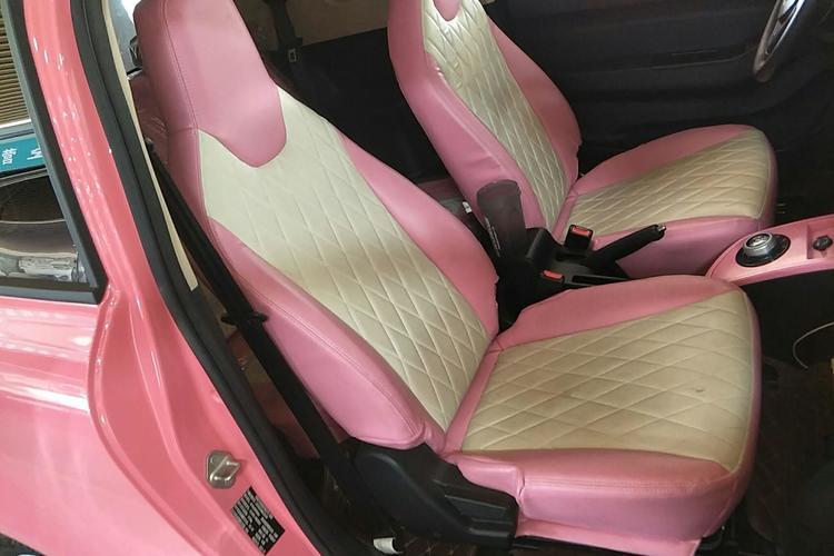 Used Brilliance Xinri i03 2021 318 km 31.45 kWh Right Front Seat
