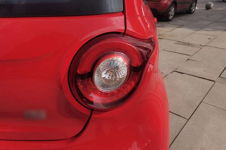 Used Brilliance Xinri i03 2021 410 km 38.54 kWh Right Rear Taillight