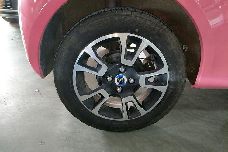 Used Brilliance Xinri i03 2021 318 km 31.45 kWh Right Rear Wheel Hub