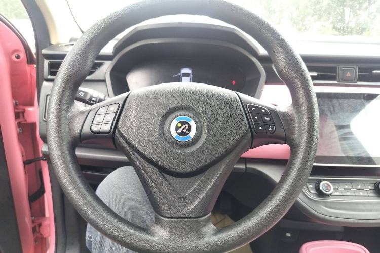 Used Brilliance Xinri i03 2021 318 km 31.45 kWh Steering Wheel