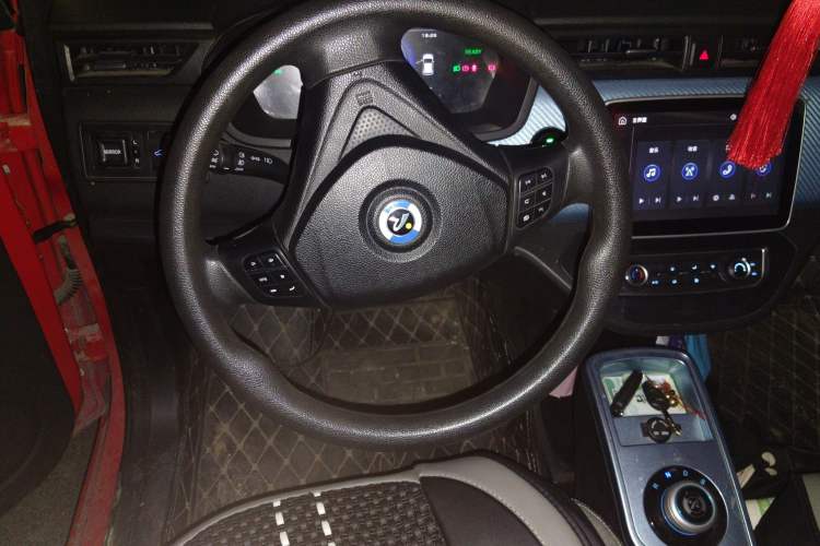 Used Brilliance Xinri i03 2021 410 km 38.54 kWh Steering Wheel