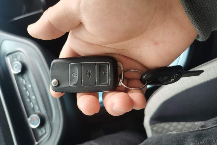 Used Brilliance Xinri i03 2021 410 km 38.54 kWh Vehicle Key
