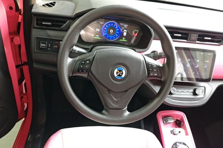 Used Brilliance Xinri i03 2021 318 km 31.45 kWh Steering Wheel