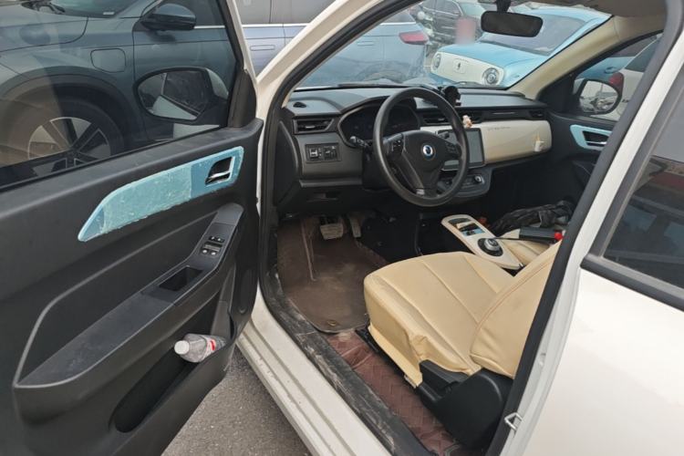 Used Brilliance Xinri i03 2021 318 km 31.45 kWh Driver Seat