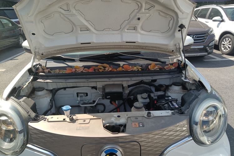 Used Brilliance Xinri i03 2021 318 km 31.45 kWh Engine Bay