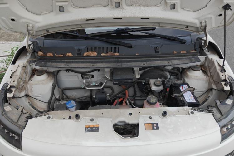 Used Brilliance Xinri i03 2021 318 km 31.45 kWh Engine Bay