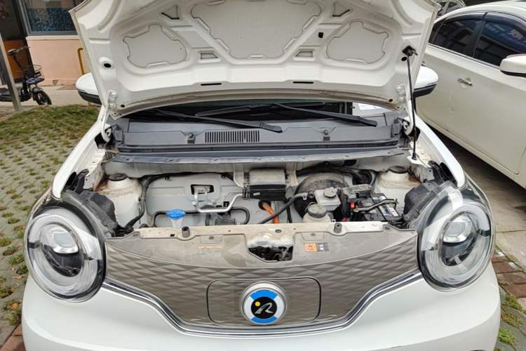 Used Brilliance Xinri i03 2021 318 km 31.45 kWh Engine Bay