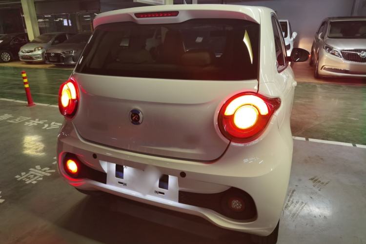 Used Brilliance Xinri i03 2021 318 km 31.45 kWh Exterior 4