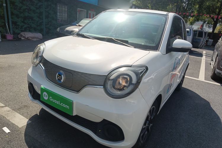 Used Brilliance Xinri i03 2021 318 km 31.45 kWh Front Left 45 Deg