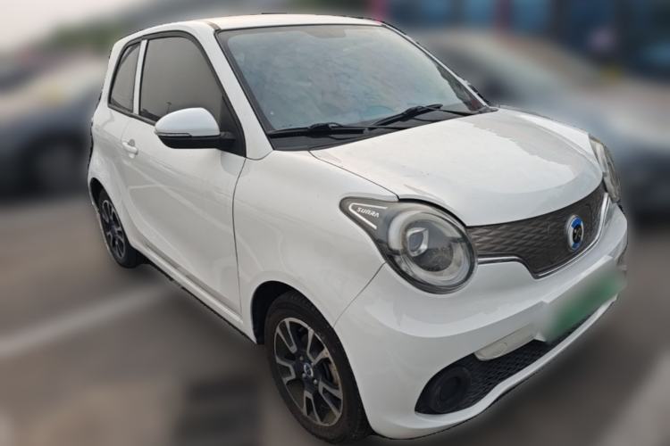 Used Brilliance Xinri i03 2021 318 km 31.45 kWh Front Right 45 Deg