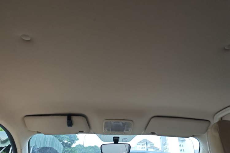 Used Brilliance Xinri i03 2021 318 km 31.45 kWh Headliner