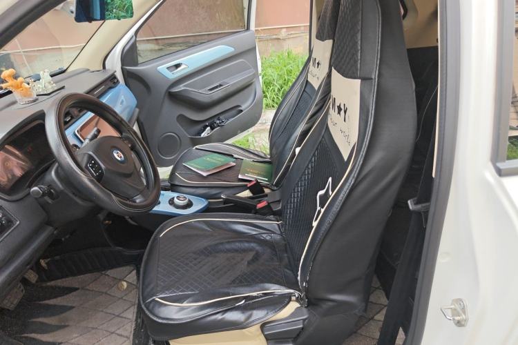 Used Brilliance Xinri i03 2021 318 km 31.45 kWh Left Front Seat