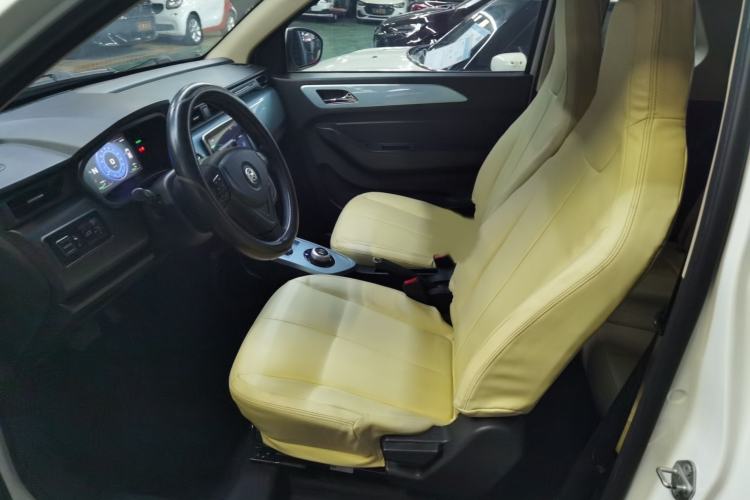 Used Brilliance Xinri i03 2021 318 km 31.45 kWh Left Front Seat