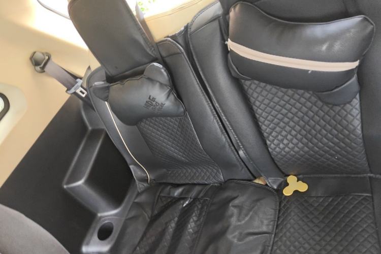 Used Brilliance Xinri i03 2021 318 km 31.45 kWh Left Rear Seat