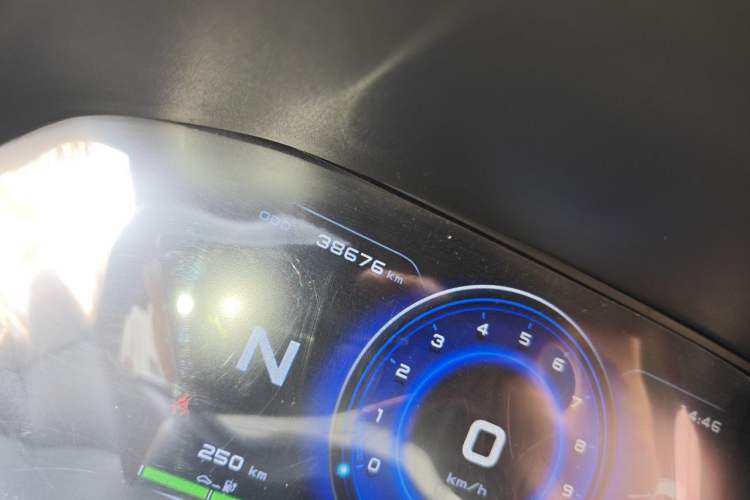 Used Brilliance Xinri i03 2021 318 km 31.45 kWh Odometer Close Up