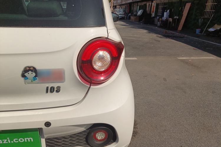 Used Brilliance Xinri i03 2021 318 km 31.45 kWh Right Rear Taillight