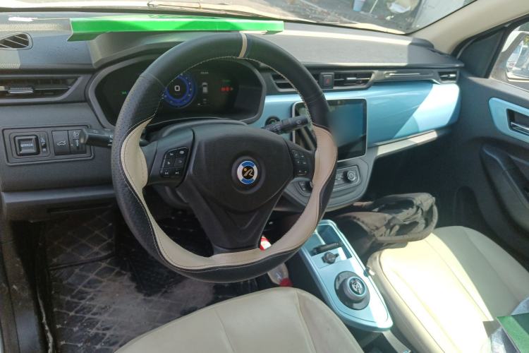 Used Brilliance Xinri i03 2021 318 km 31.45 kWh Steering Wheel