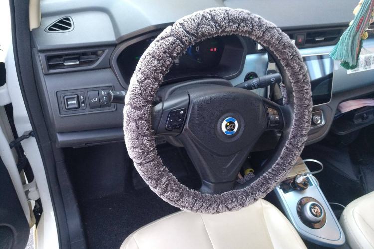Used Brilliance Xinri i03 2021 318 km 31.45 kWh Steering Wheel