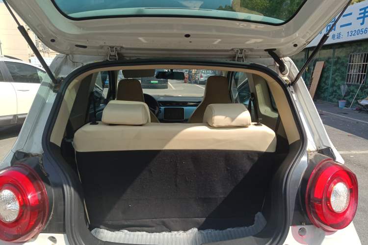 Used Brilliance Xinri i03 2021 318 km 31.45 kWh Trunk