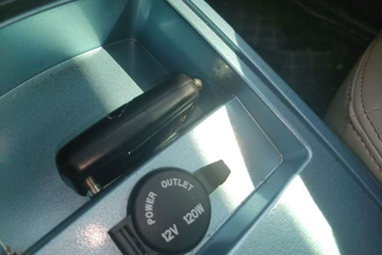 Used Brilliance Xinri i03 2021 318 km 31.45 kWh Vehicle Key