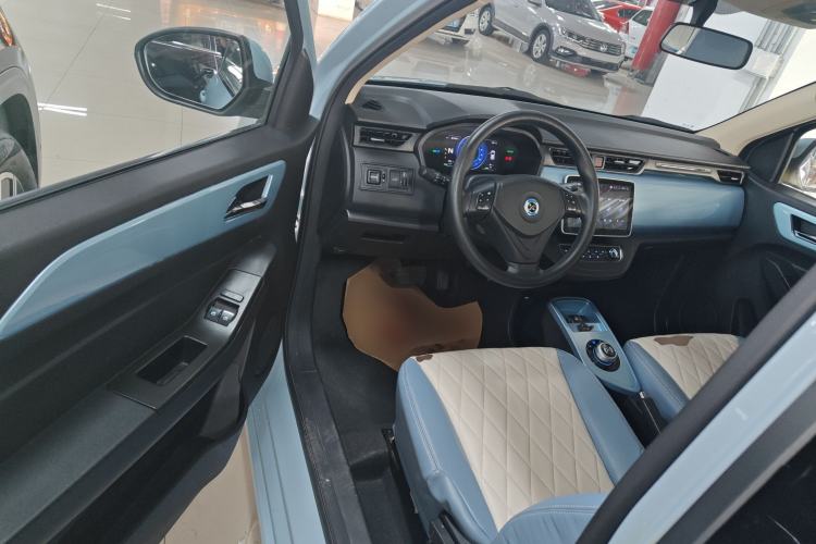 Used Brilliance Xinri i03 2022 Youth Edition 31.45 kWh Driver Seat